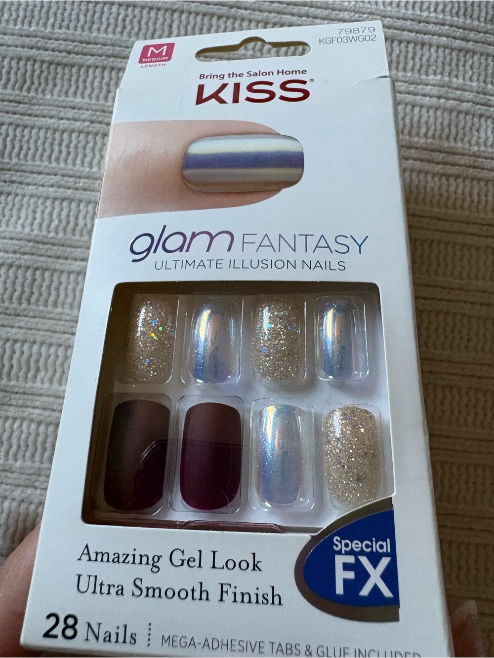 KISS Glam Fantasy Artificial Nails Set - Iridescent Blue & Gold